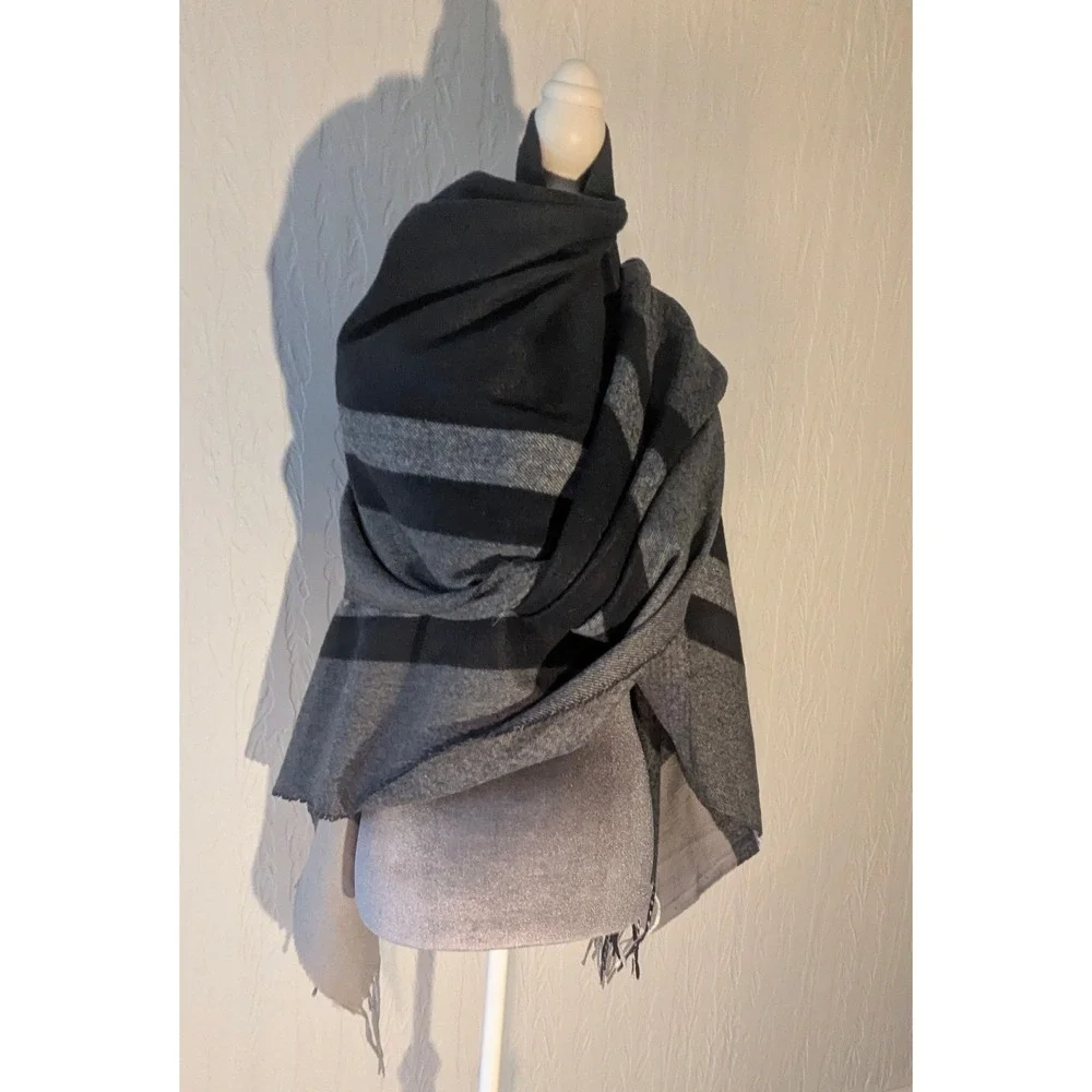 Unbranded Black Grey Color Block Open Poncho Wrap Fringed Oversized Shawl OS